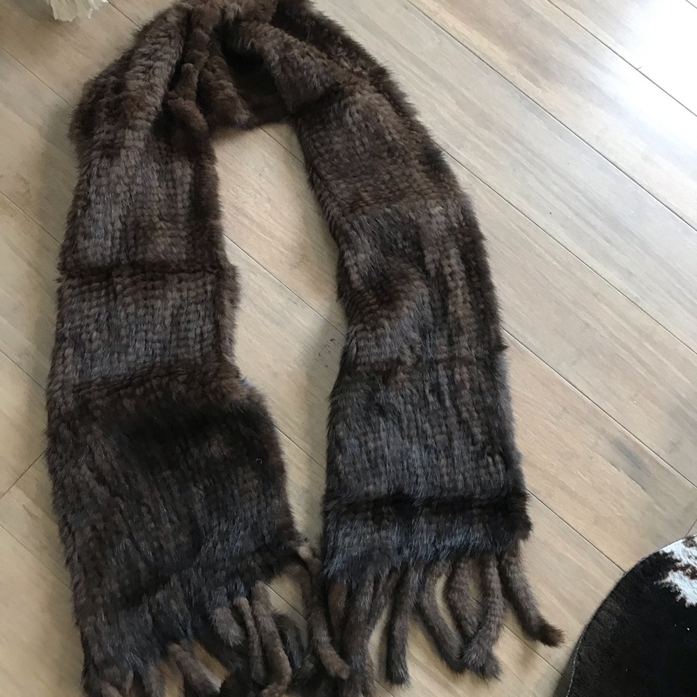LOW PRICE MOVING- $800 + TAX RETAIL MINK LARGE SCARF